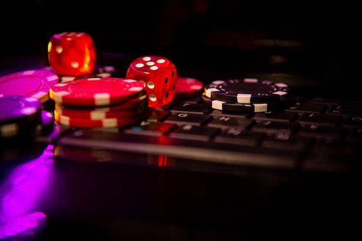 মোবাইল স্ক্রিনে MCWCasino পাঠযোগ্য লেআউট